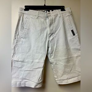 Airwalk Bermuda short. White 100%cotton Sz30